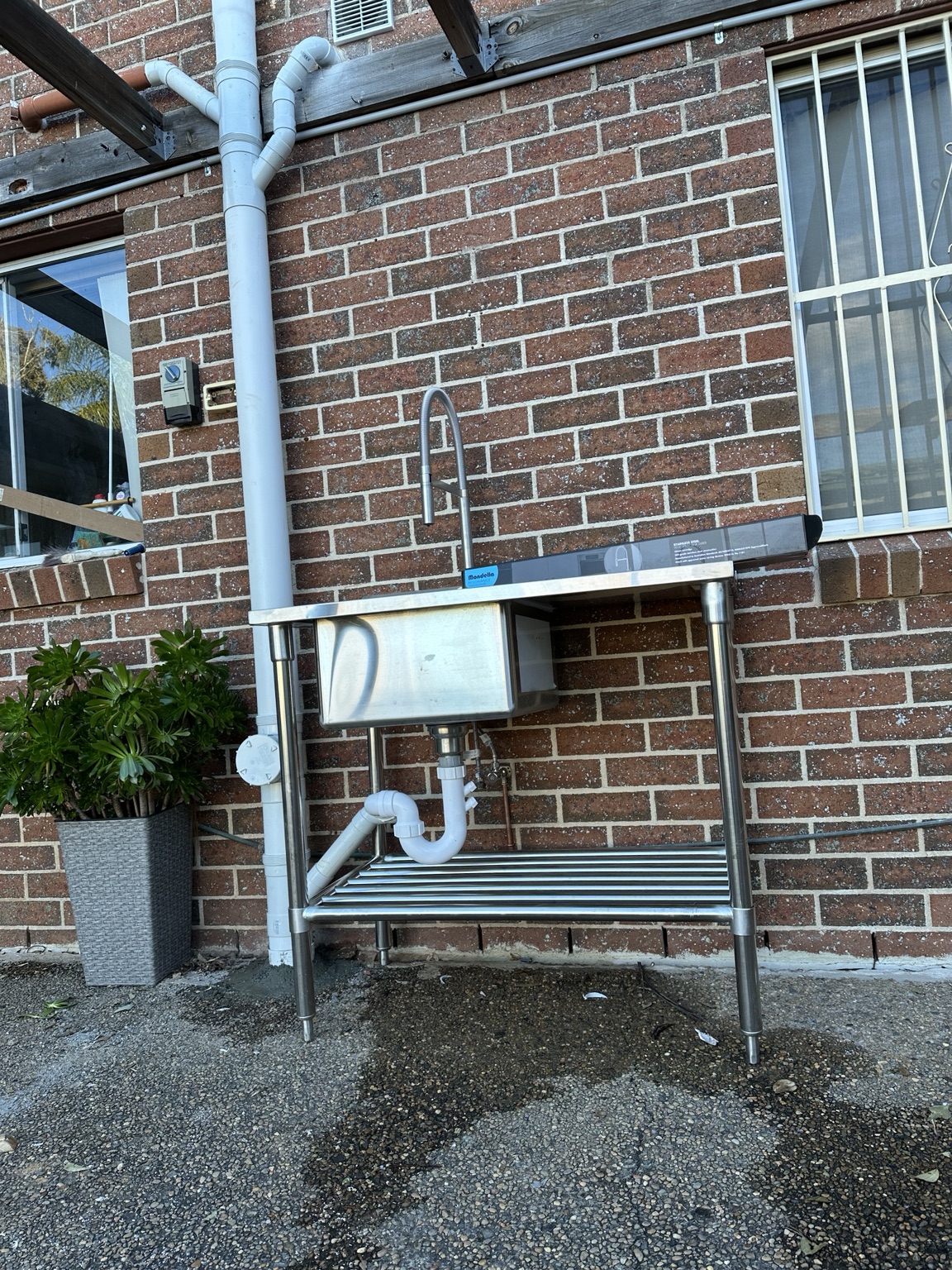 Outdoor sink plumbing